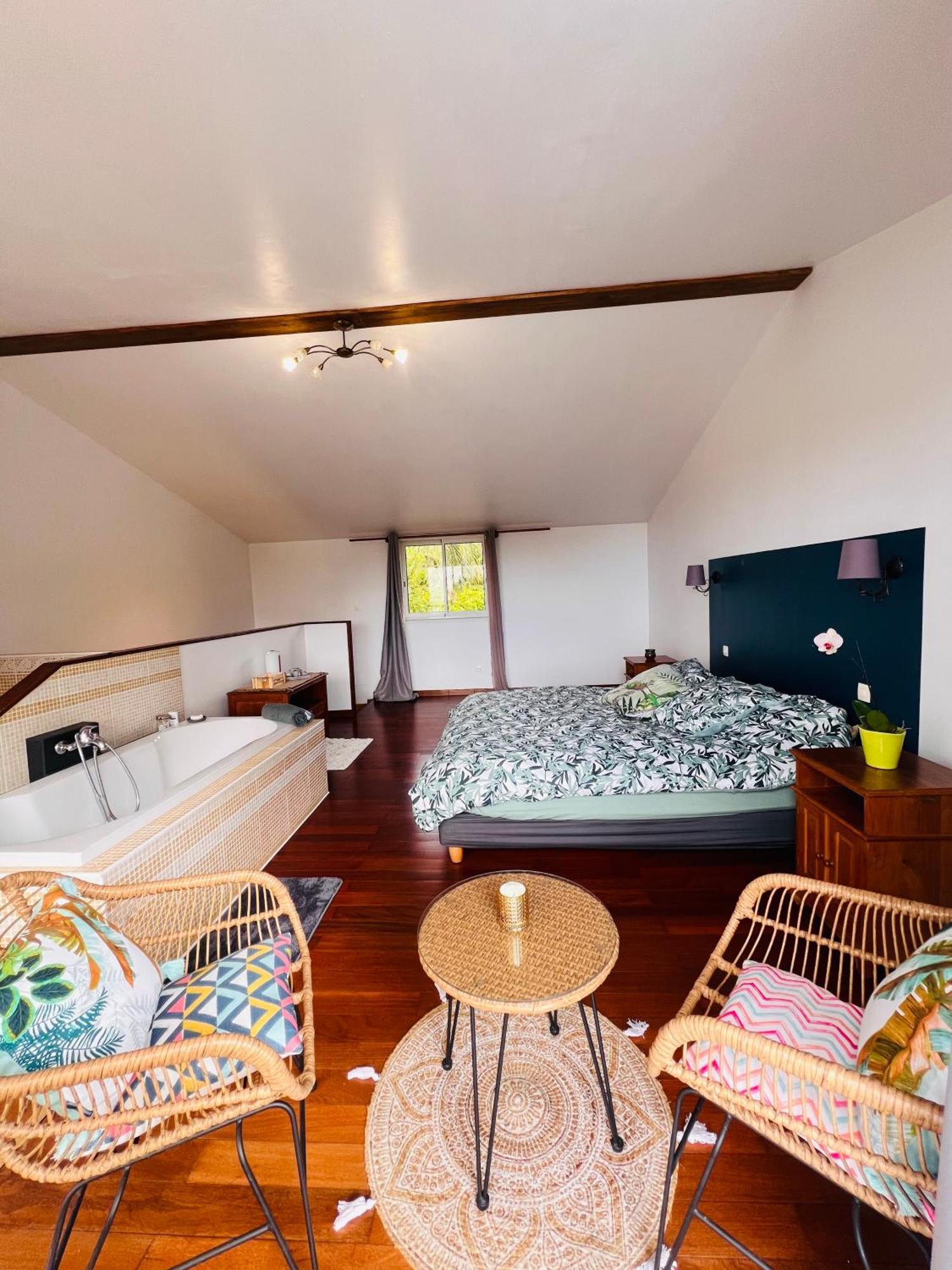 Chez Madame Fabienne Apartman Sainte-Suzanne Kültér fotó